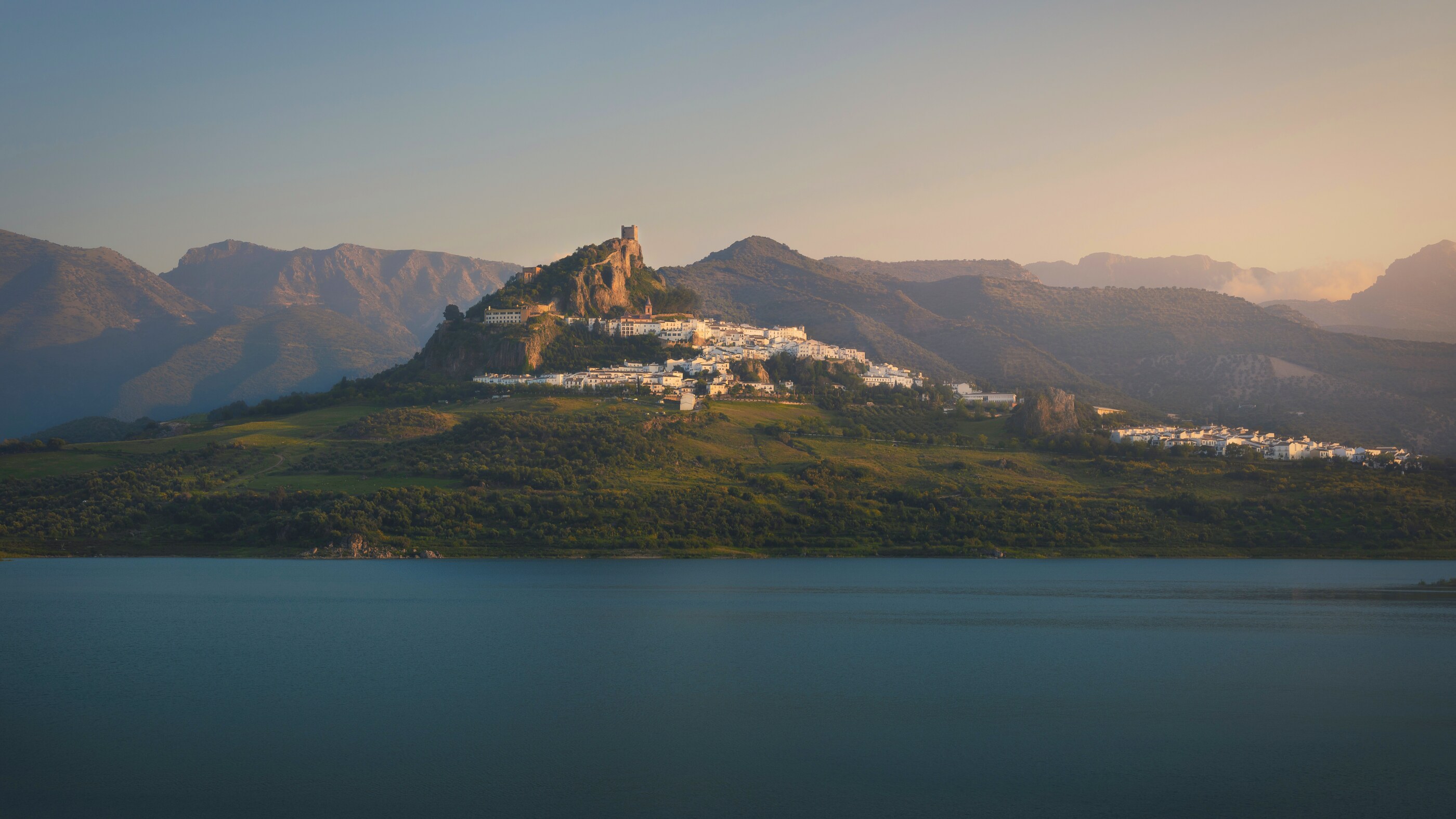Zahara de la sierra sierras de cadiz